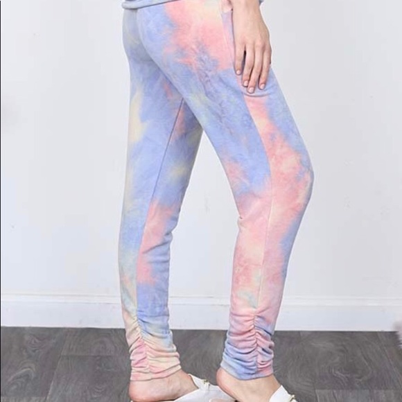 🌺 FINAL DROP 🌺 PLUS Tie-Dye Joggers 🌸 - Picture 2 of 2
